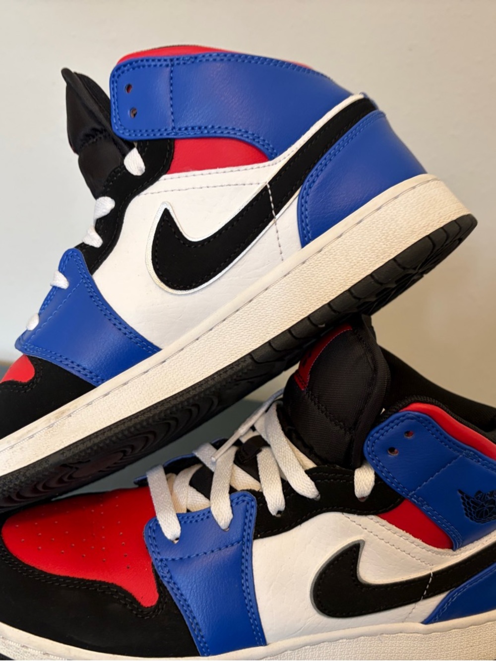 Jordan 1 Mid Top 3